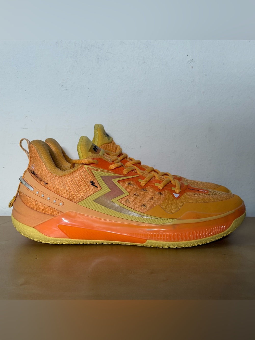 361 Degrees BIG3 5.0 Quick Orange Sneakers 572421106-4 Men’s Size 10.5